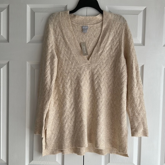 Chico's Sweaters - NWT Chico’s Textured Wool Blend V-Neck Sweater